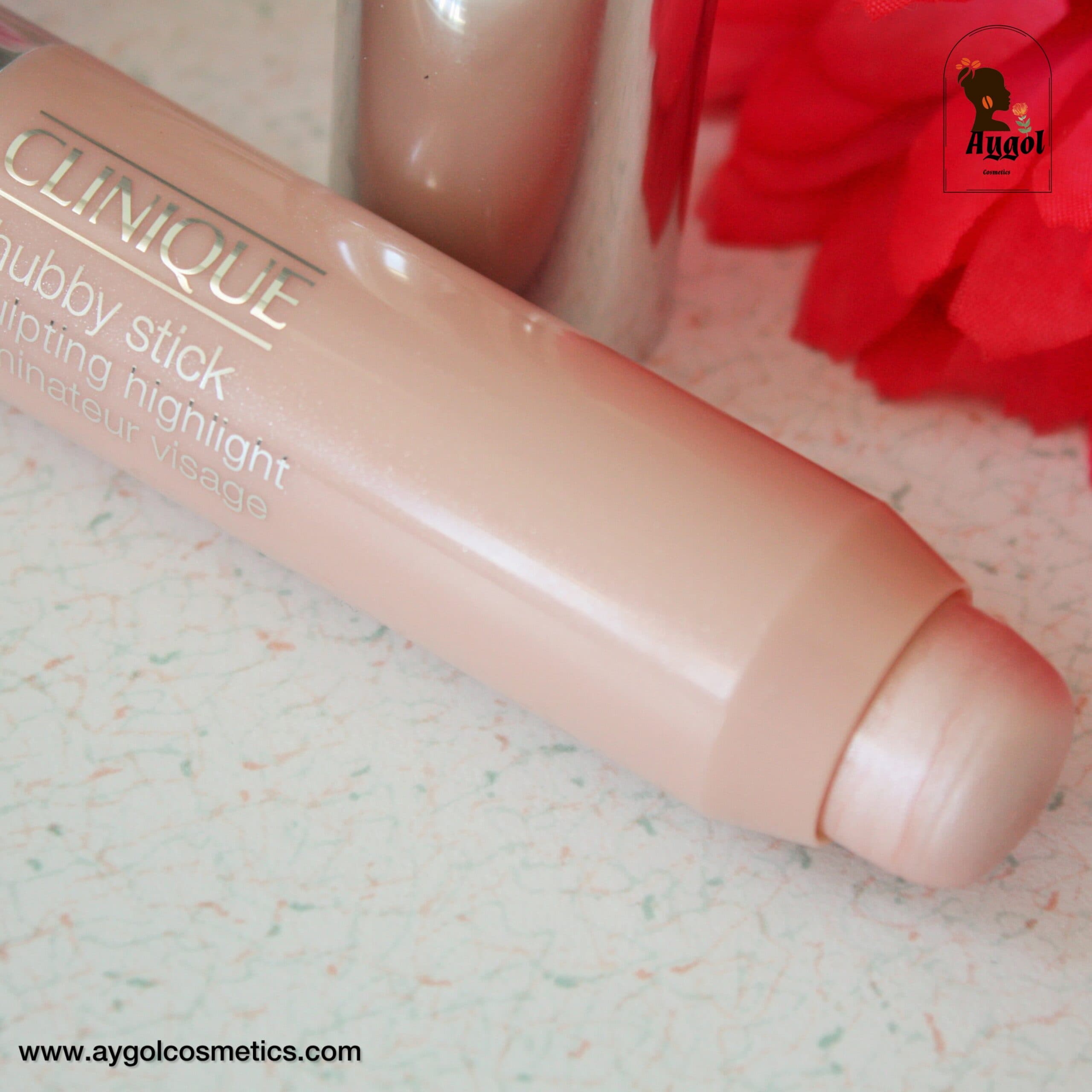 هایلایتر استیکی کلینیک مدل چابی استیک رنگ ampd up apple Clinique Chubby Stick Sculpting Highlight — تصویر ۵