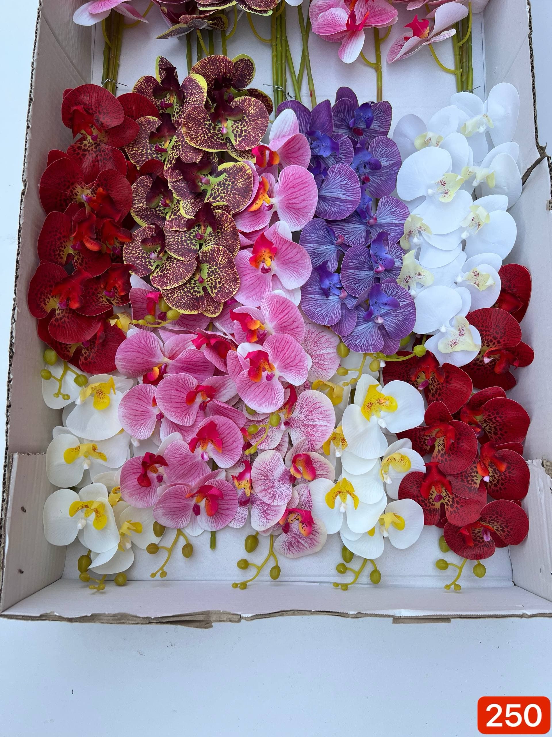 شاخه ارکیده لمسی ۹ گل رنگی( پک 8 تایی ) — تصویر ۲