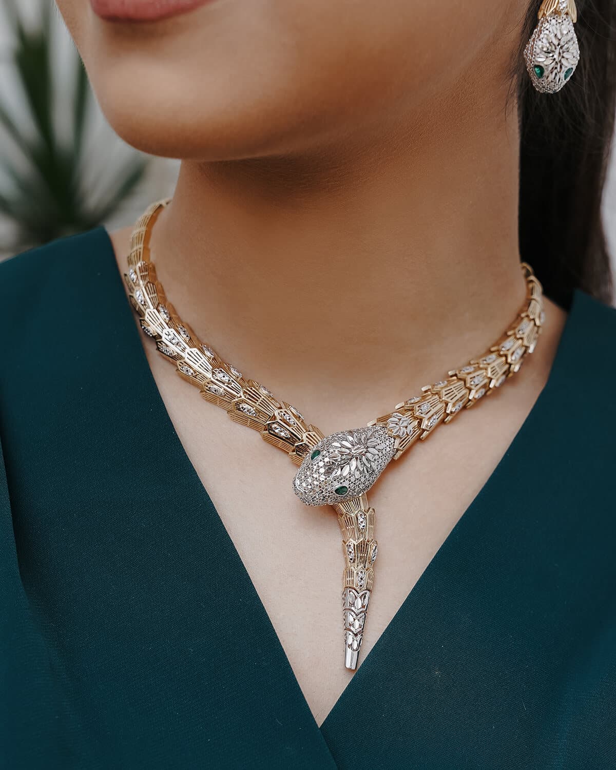 سرویس طلا طرح مار بولگاری — تصویر ۳
