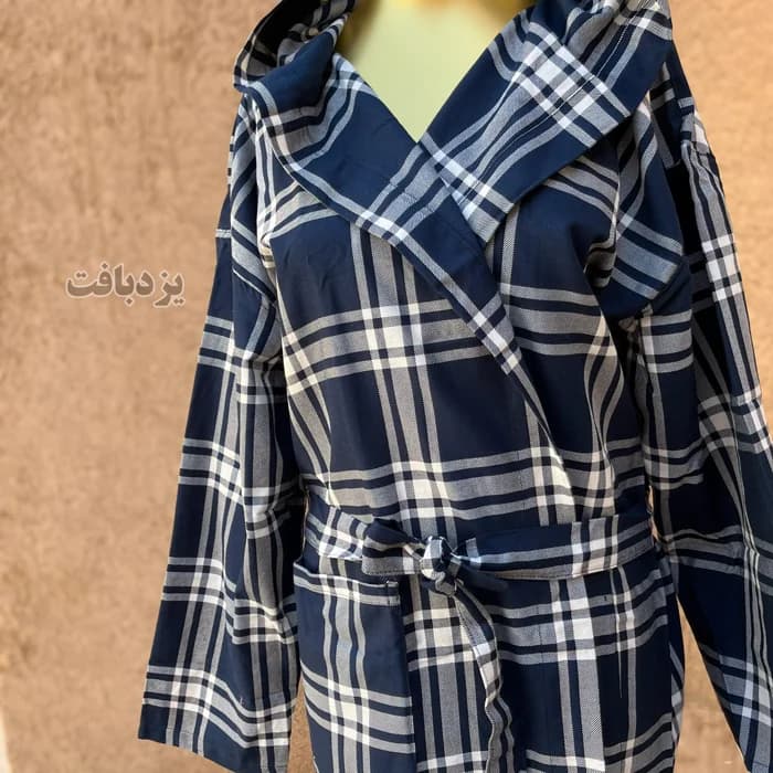 حوله تن پوش نخی یزدی رنگ سورمه ای مدل چهارخانه — تصویر ۴