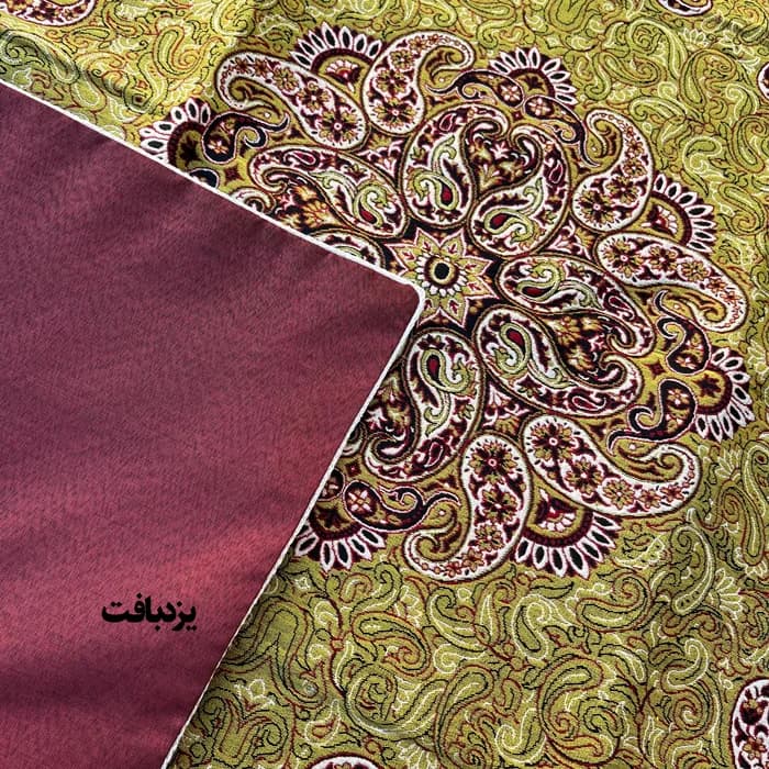 رومیزی ترمه طلایی مدل شاه پسند ابعاد 1 در 1 — تصویر ۳
