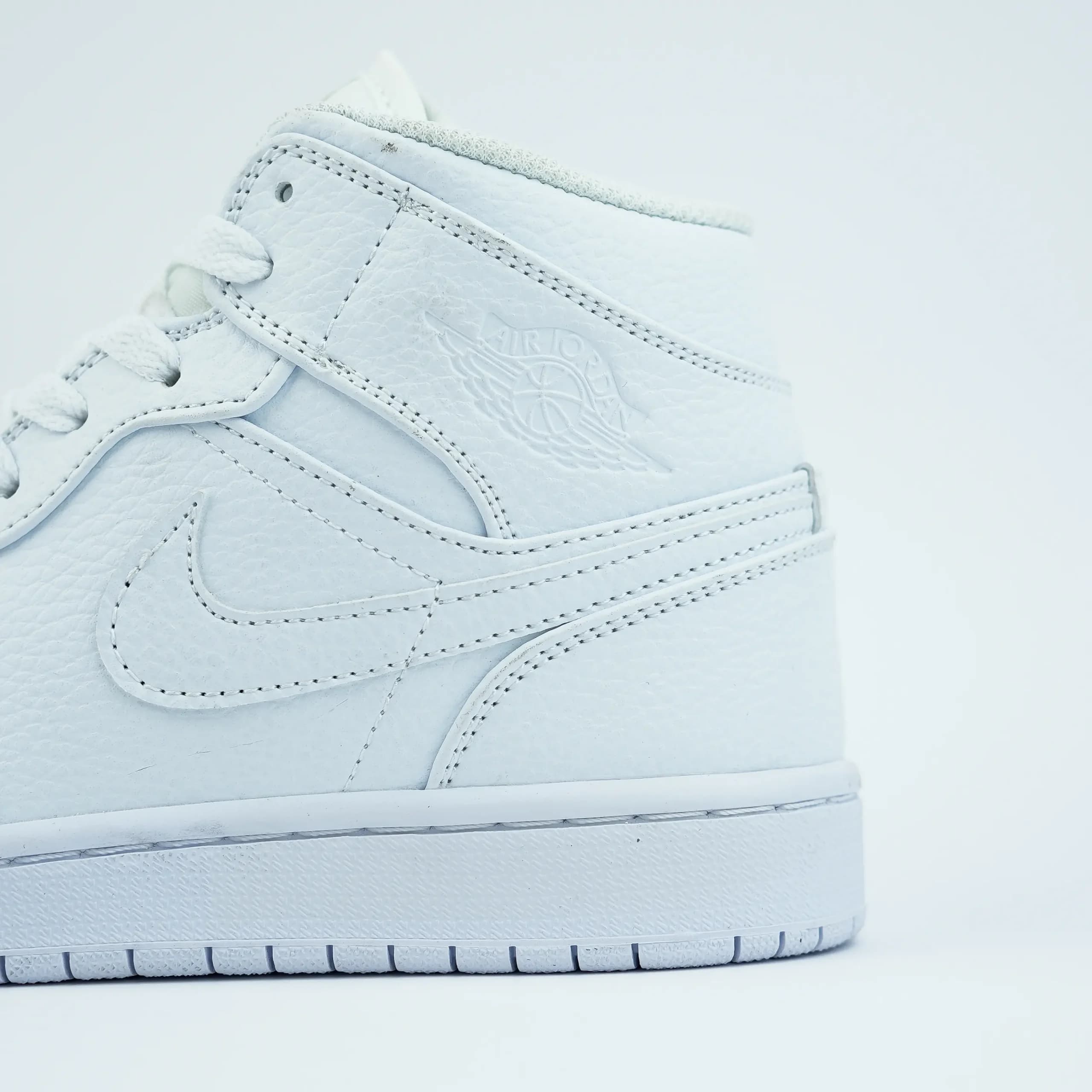 کفش جوردن وان سفید Jordan 1 Triple White — تصویر ۲