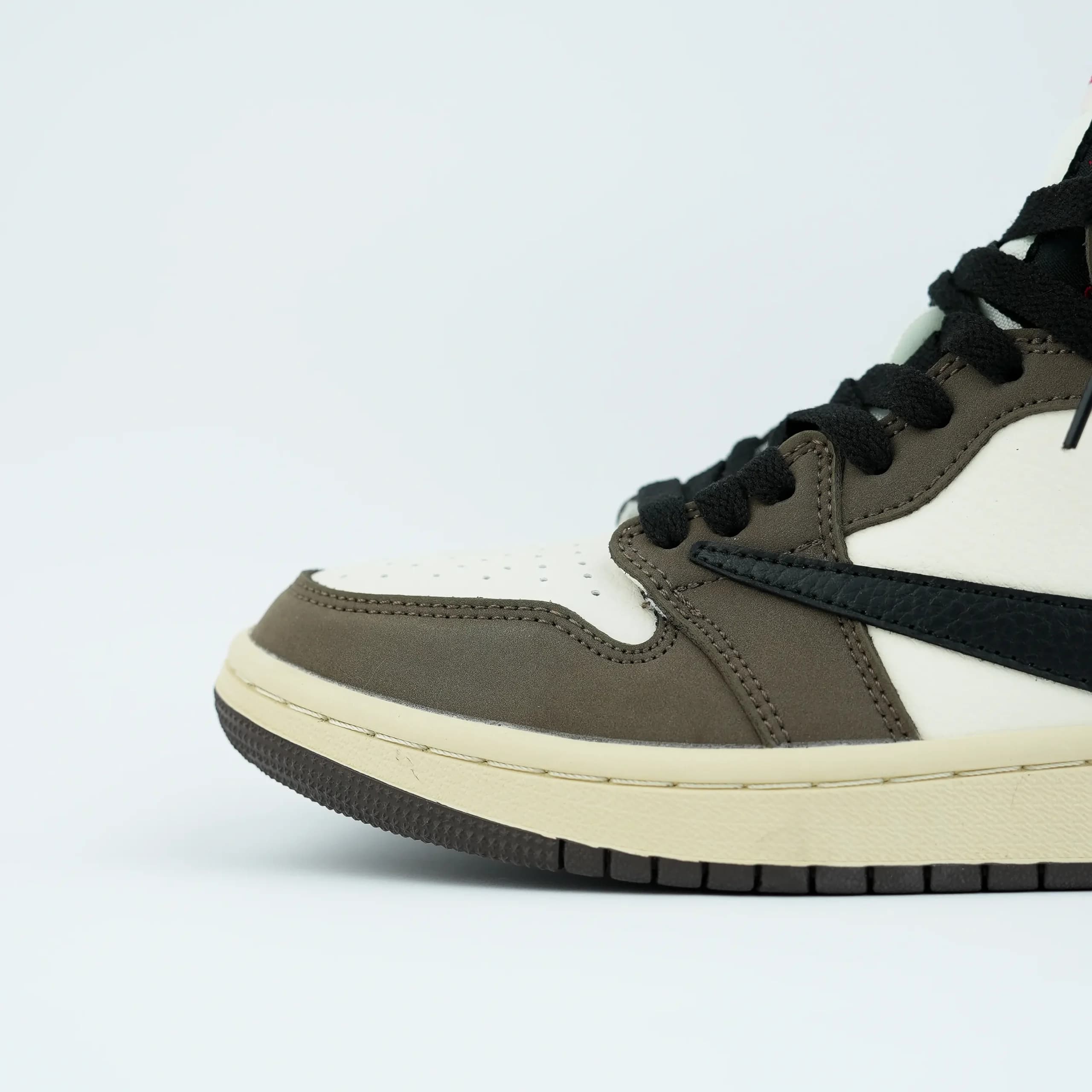کفش جردن وان ترویس موکا Jordan 1 Travis Scott Mocha — تصویر ۵