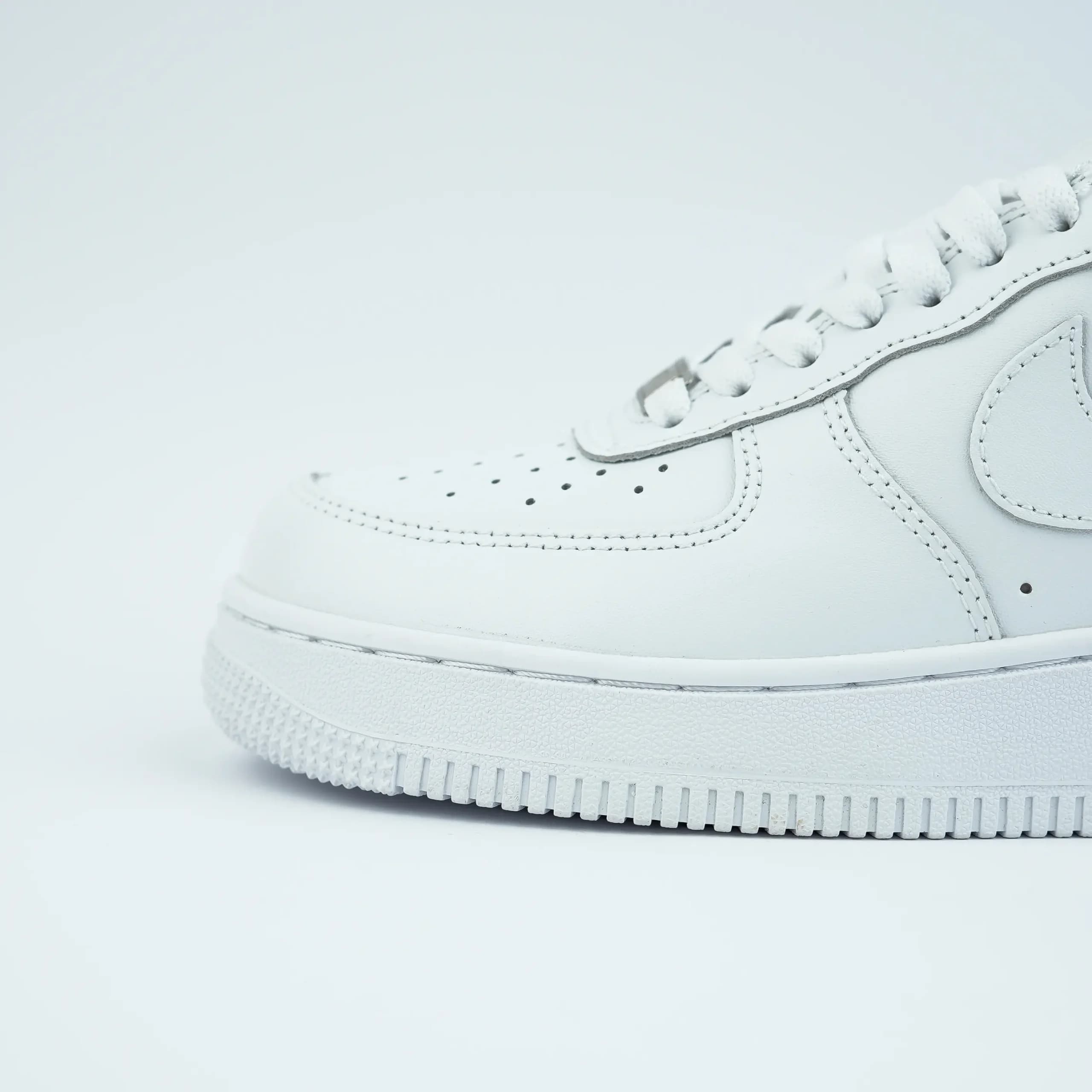 کفش ایر فورس سفید Nike Air Force — تصویر ۴
