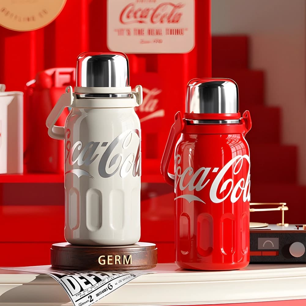 فلاسک جرم کوکا کولا مدل Germ x Coca Cola Vacuum Flask with handle and strap — تصویر ۷