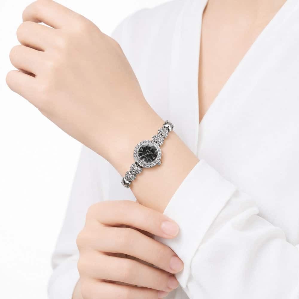 ساعت زنانه نقرهای نگین دار قلبی SOUSOU کد WT-STL-303 — تصویر ۲