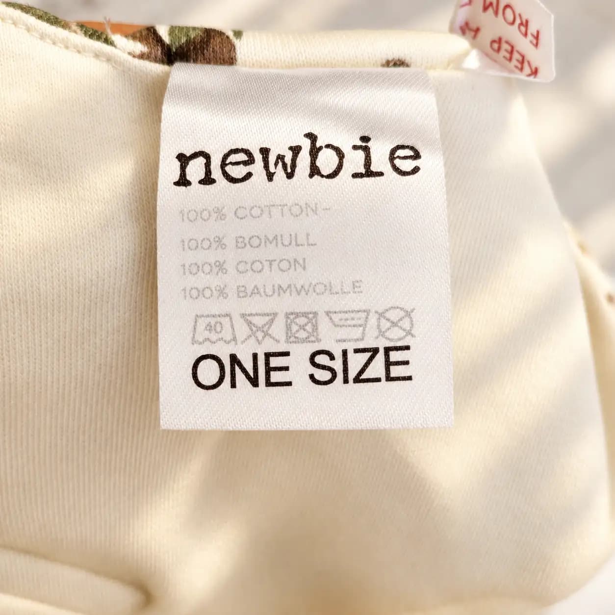 پیشبند نوزادی وارداتی پارچه ای برند Newbie — تصویر ۳