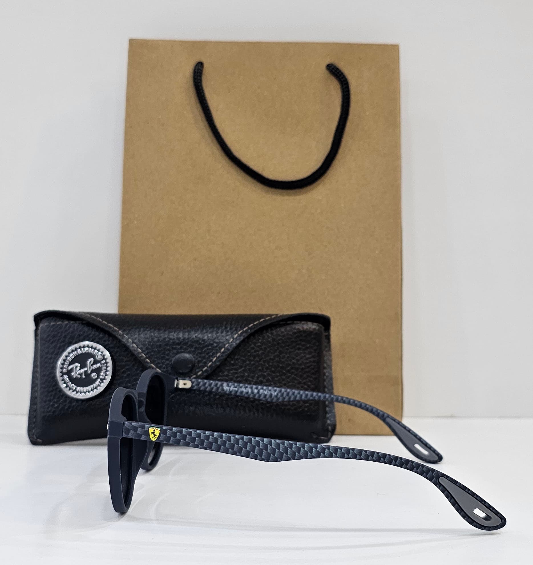 عینک آفتابی برند RAY BAN P کد RB4612 — تصویر ۲