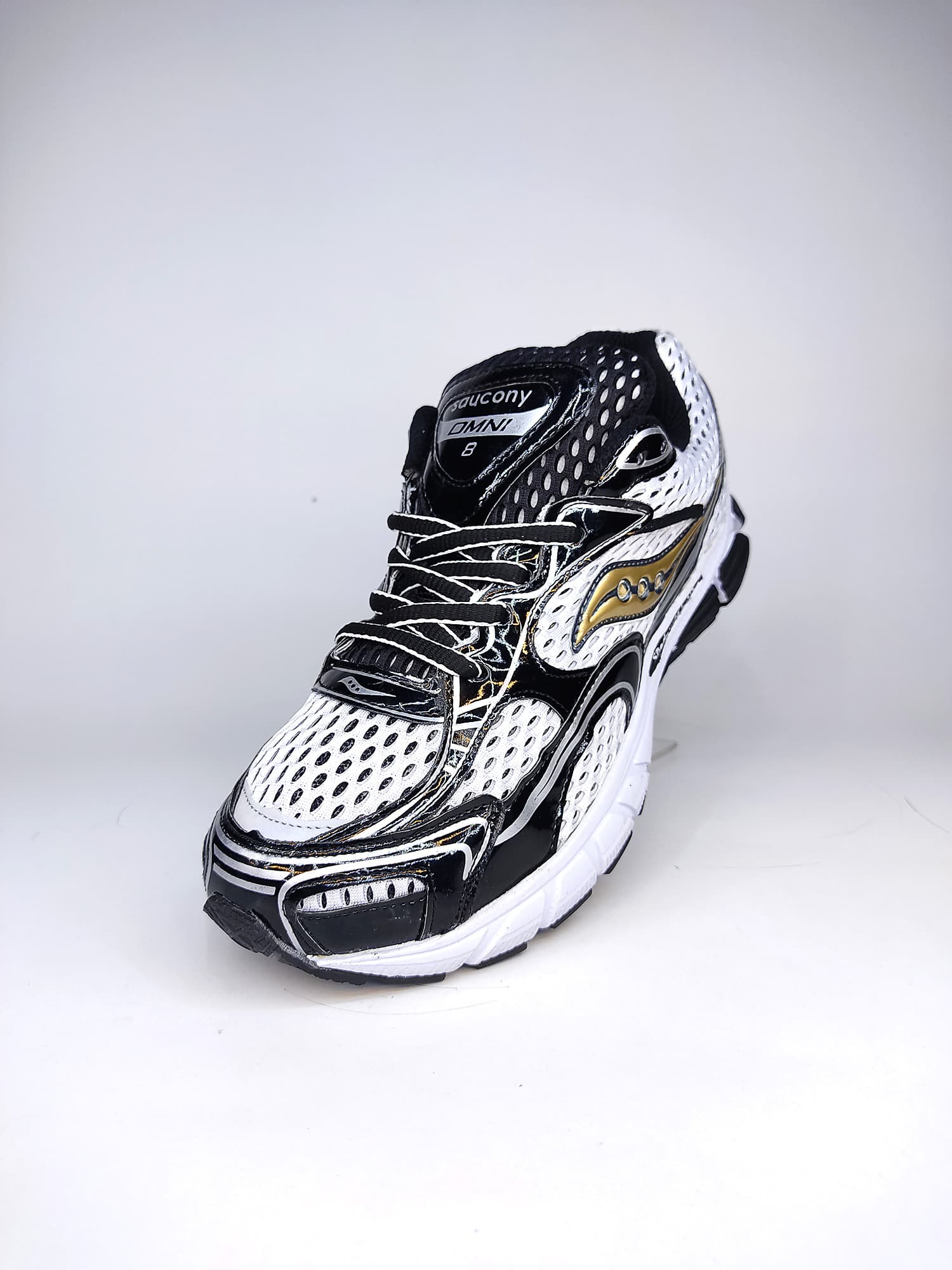 کفش اسپرت مردانه ساکونی Saucony – گلپا | راحتی و دوام بی‌نظیر — تصویر ۳