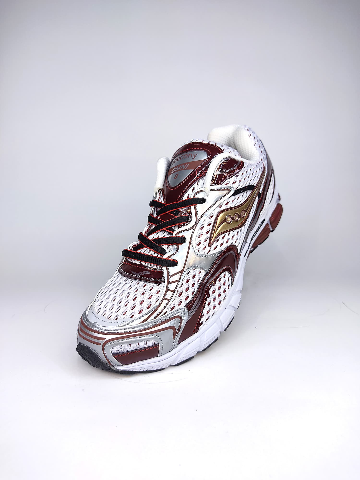 کفش اسپرت مردانه ساکونی Saucony – گلپا | راحتی و دوام بی‌نظیر — تصویر ۲
