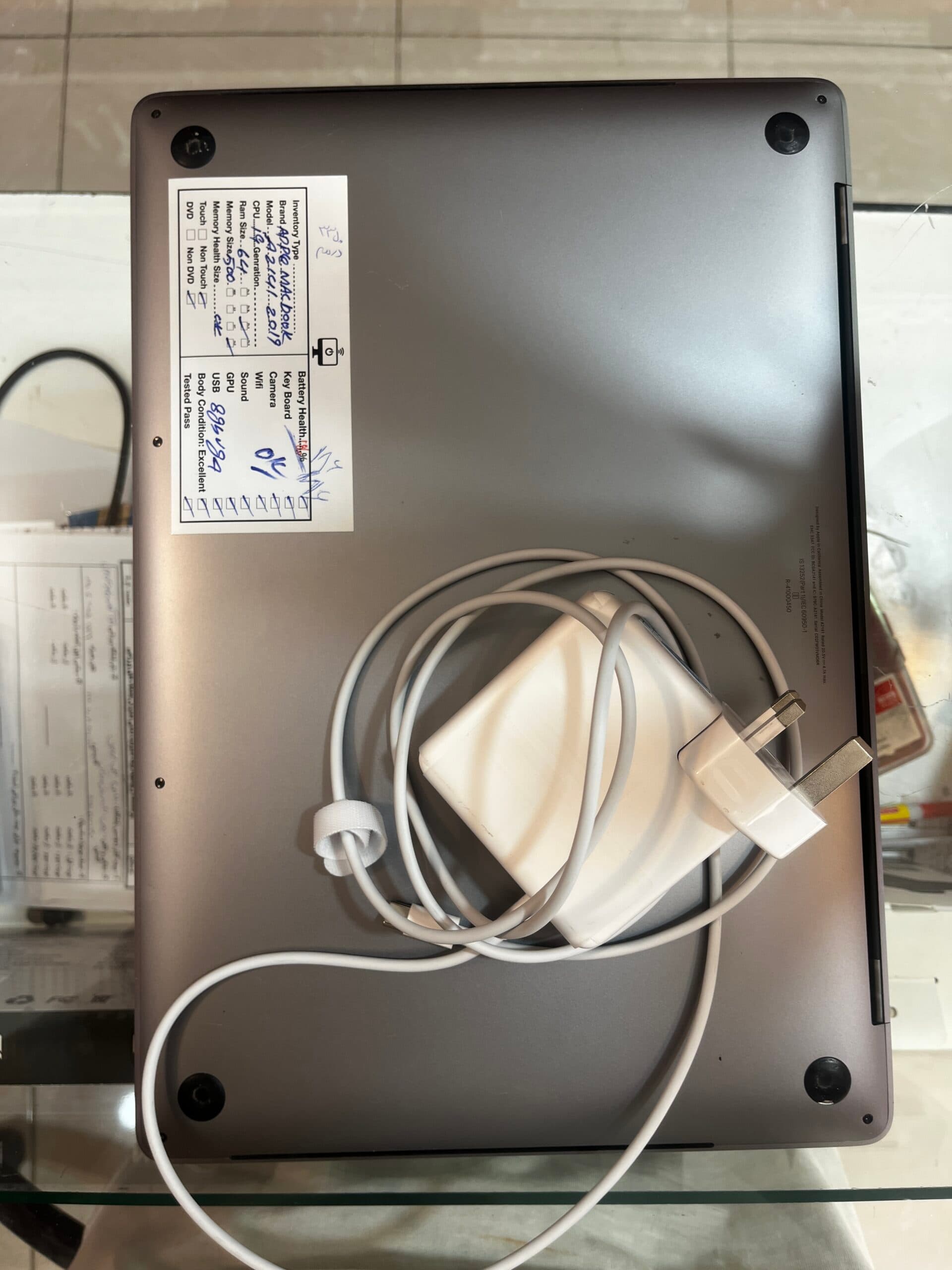 لپ تاپ اپل MacBook Pro 2019 ظرفیت ۵۱۲ گیگابایت SSD با ۶۴ گیگابایت رم و گرافیک ۸ گیگابایت’ — تصویر ۲