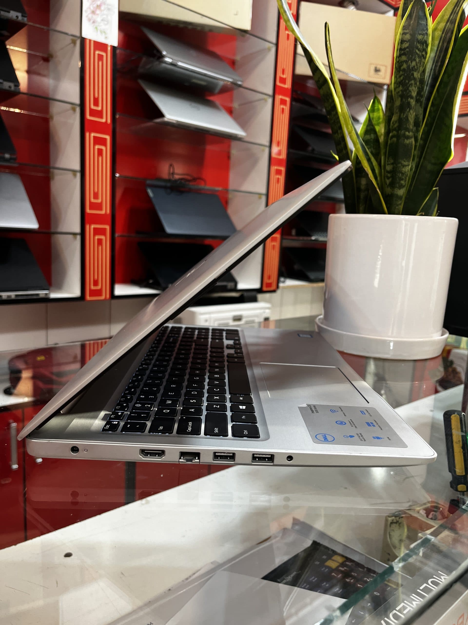 Dell Inspiron 5570 استوک i5 8th-8-256-intel — تصویر ۳