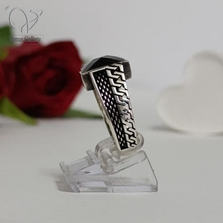 انگشتر نقره مردانه سنگ اونیکس چند وجهی مشکی مدل کارتیر کد 3616