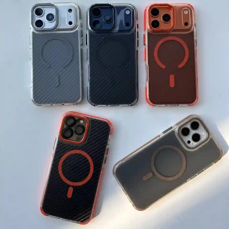 قاب پشت‌کربنی با مگ‌سیف مدل Carbon برای IPHONE 17 Pro