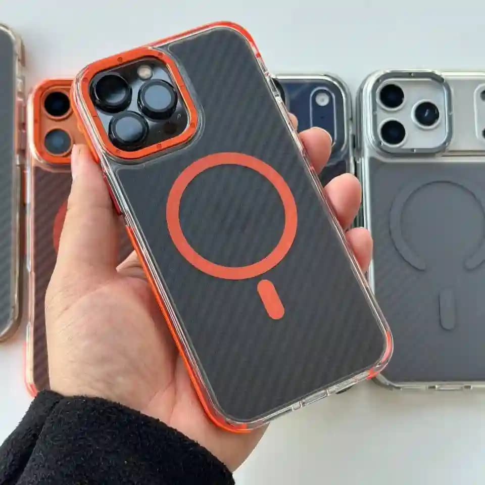 قاب پشت‌کربنی با مگ‌سیف مدل Carbon برای IPHONE 17 Pro — تصویر ۲