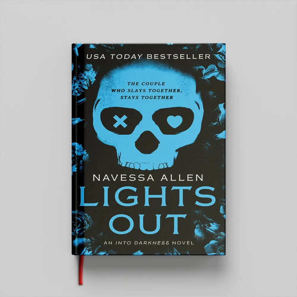 کتاب Lights Out جلد سخت (HARDCOVER)
