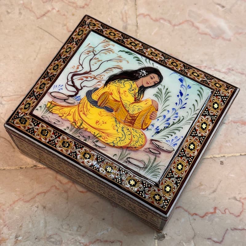 جعبه خاتم کاری استخونی لیلی و مجنون — تصویر ۳