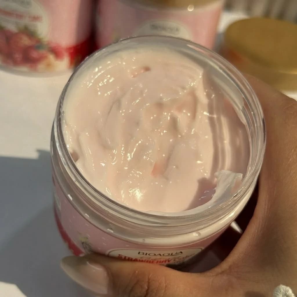 کره بدن کیک توت فرنگی BIOAQUA — تصویر ۳