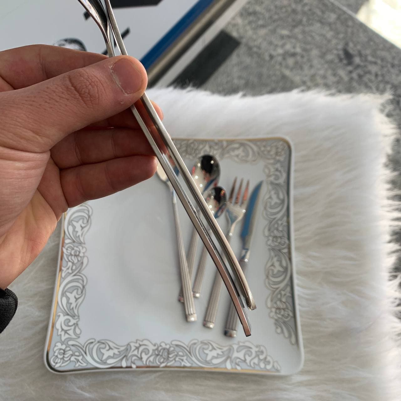 سرویس قاشق چنگال یونیک اصل آلمان 24 نفره 120 پارچه مدل کبریتی نقره ای — تصویر ۶