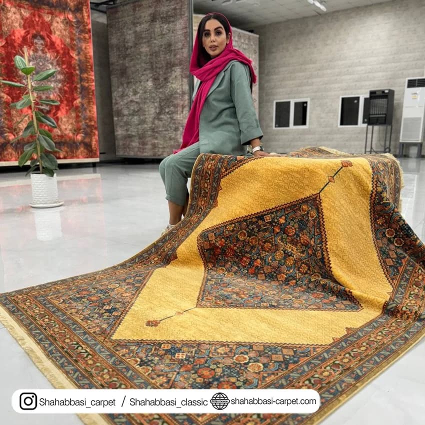 فرش سنتی کد 800190 بادامی