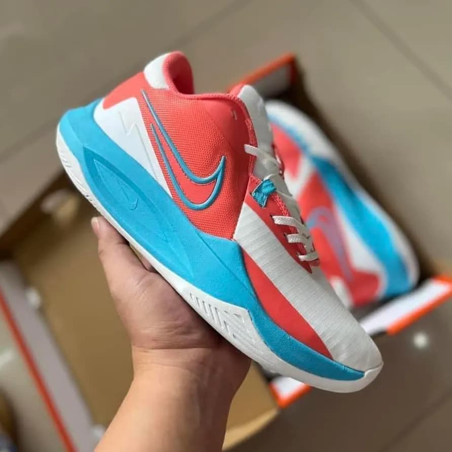 کفش بسکتبال نایکی Nike Precision 6 — تصویر ۲