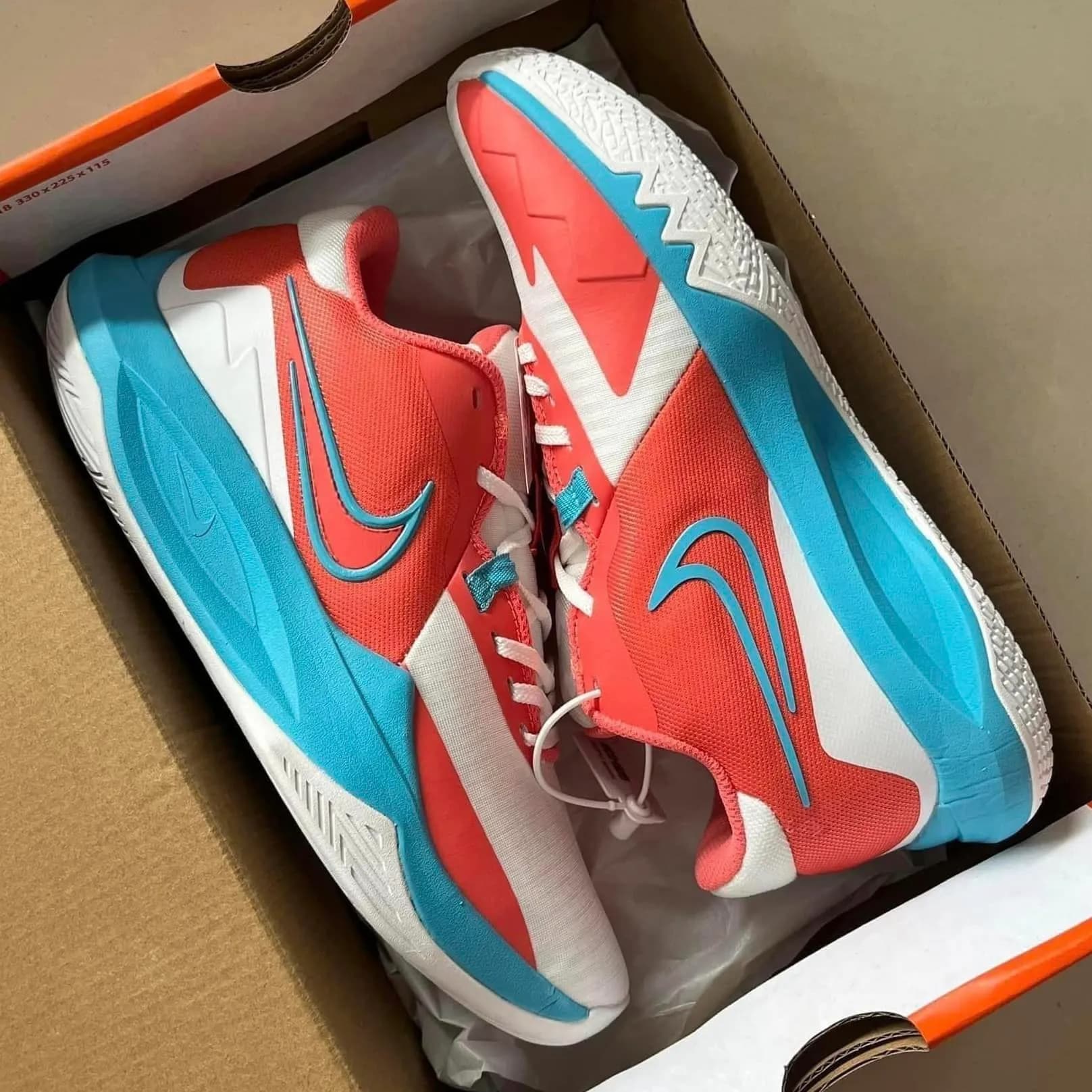 کفش بسکتبال نایکی Nike Precision 6 — تصویر ۴