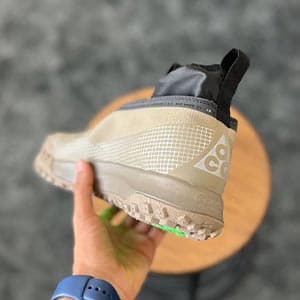 نایک ای سی جی مانتین فلی گورتکس خاکی بلک Nike ACG Mountain Fly Gore-Tex Khaki Black — تصویر ۳