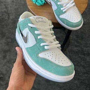 نایک اس بی دانک لو آپریل اسکیت برد Nike SB Dunk Low April Skateboards — تصویر ۲