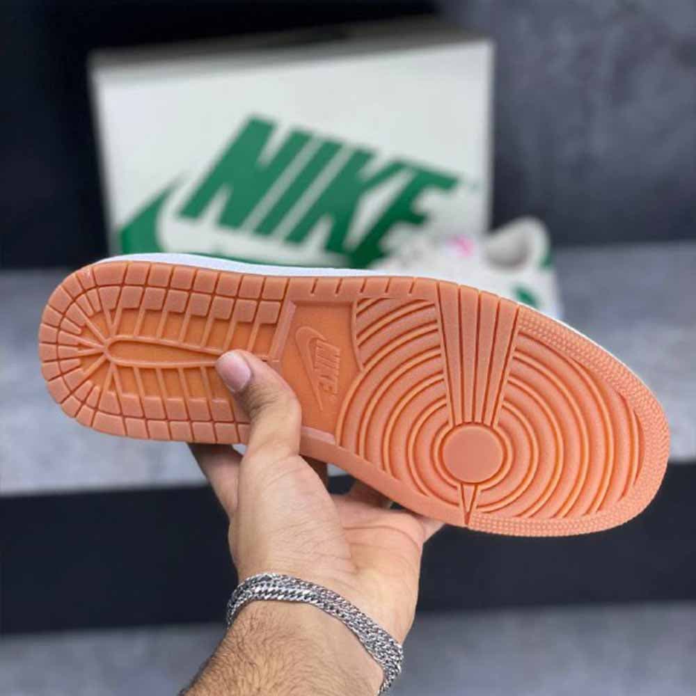 نایک ایر جردن 1 لو ترویس اسکات خاکستری تیک سبز Nike Air Jordan 1 Low Travis Scott — تصویر ۴