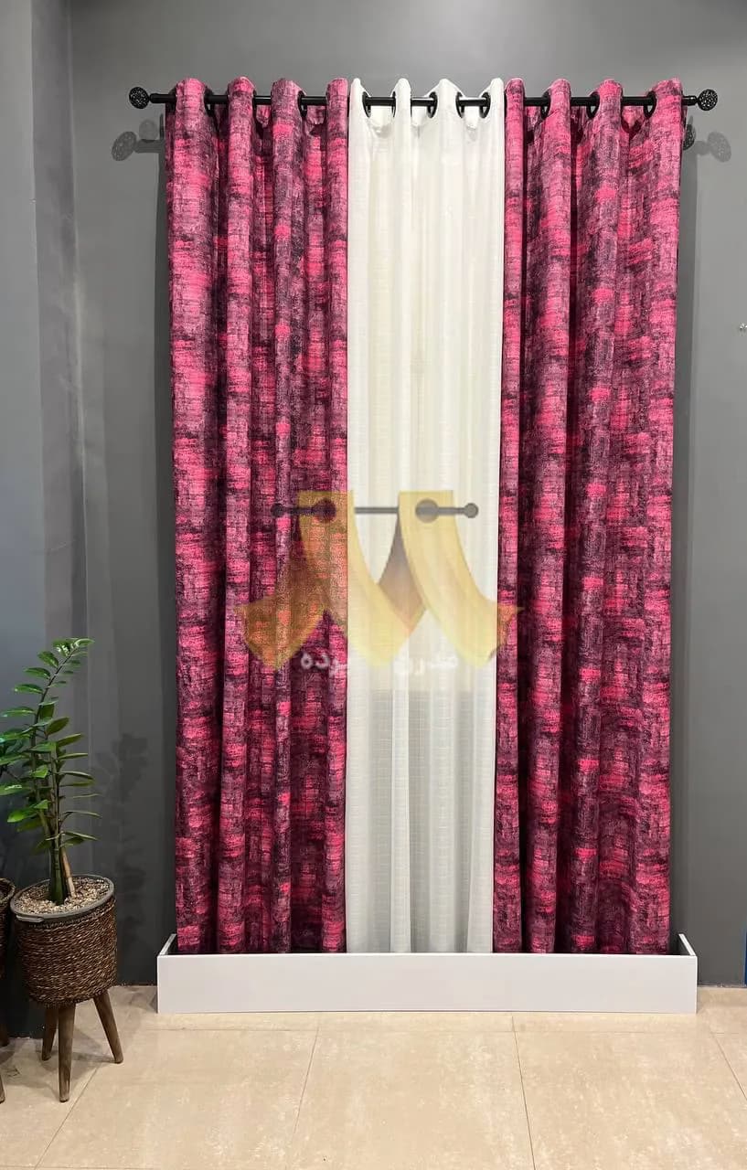 پرده آماده پانچی مخمل آبرنگی سرخابی مشکی