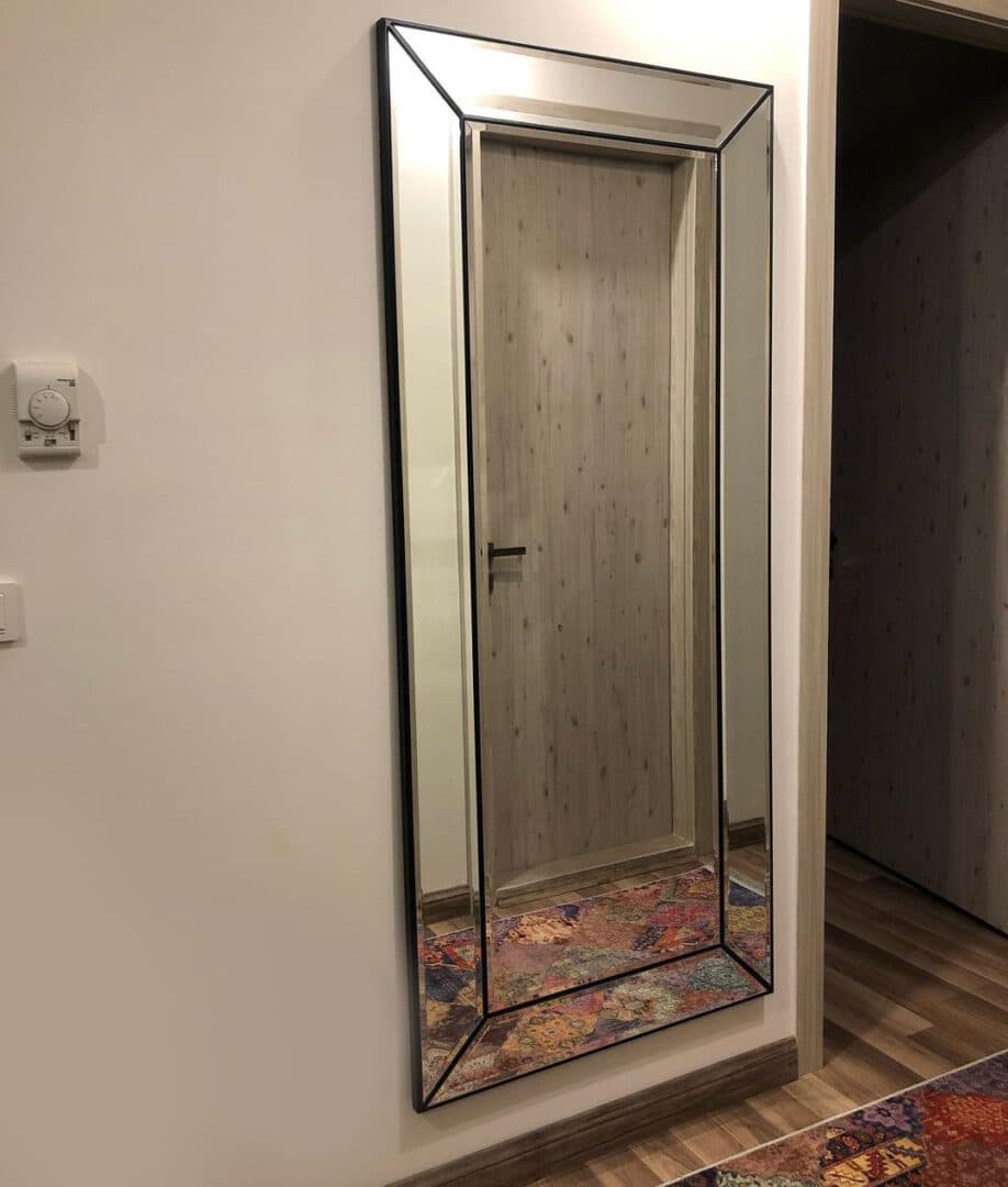 آینه قدی مستطیلی مدل دلوین — تصویر ۳
