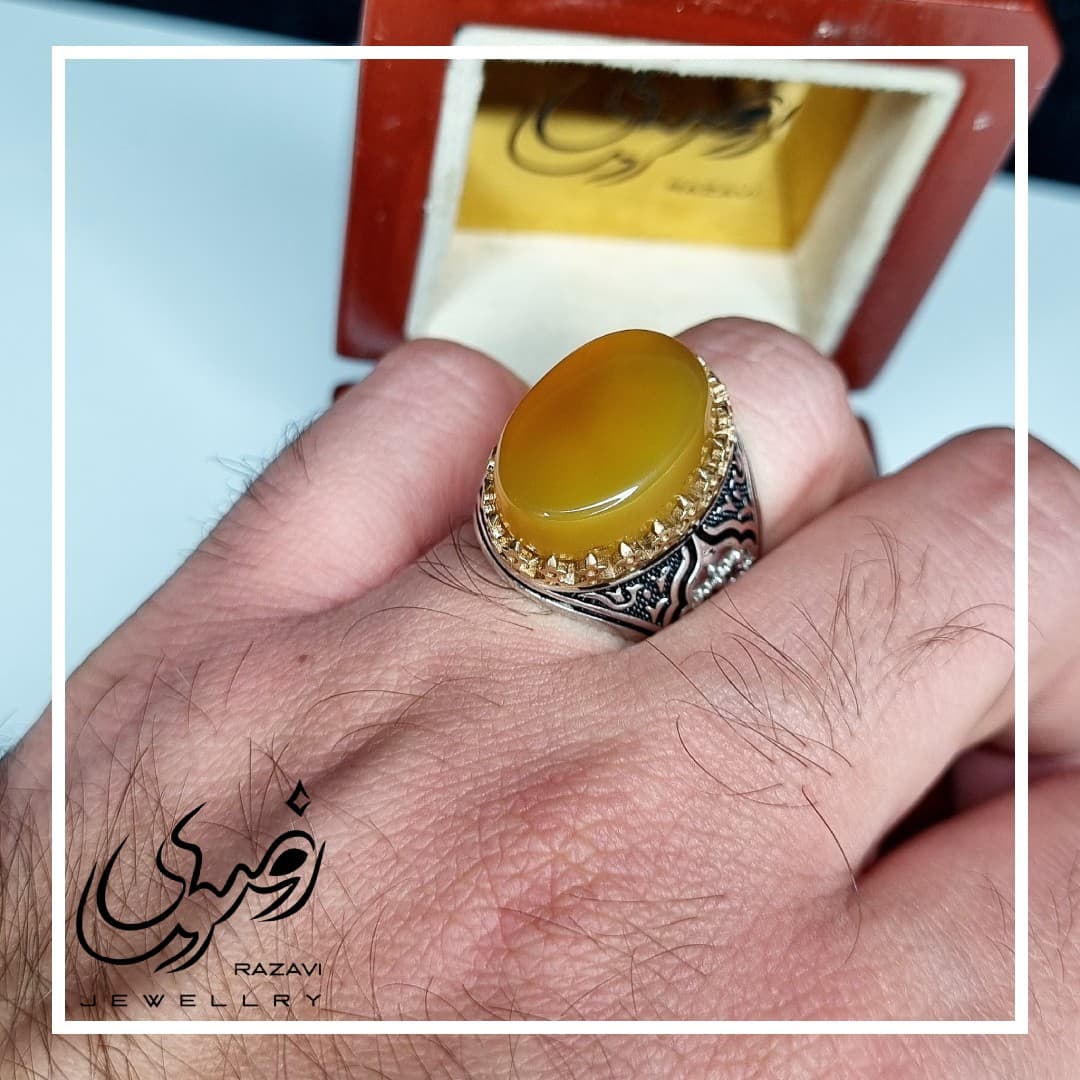 انگشتر مردانه نقره شرف الشمس طرح ضریح تاج طلایی کد 149 — تصویر ۲