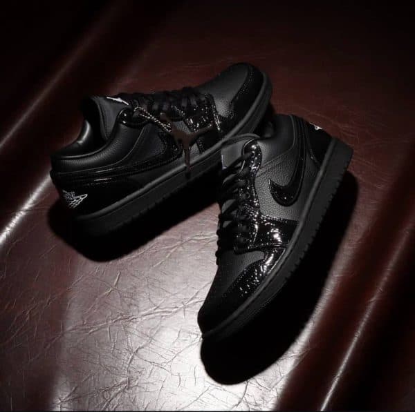 نایک ایرجردن وان اس ای چرم فول مشکی Air Jordan 1 Low SE Shoes Low-top — تصویر ۳