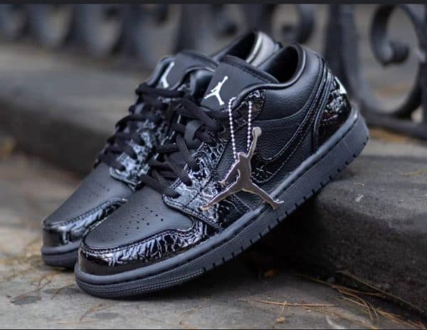 نایک ایرجردن وان اس ای چرم فول مشکی Air Jordan 1 Low SE Shoes Low-top — تصویر ۵