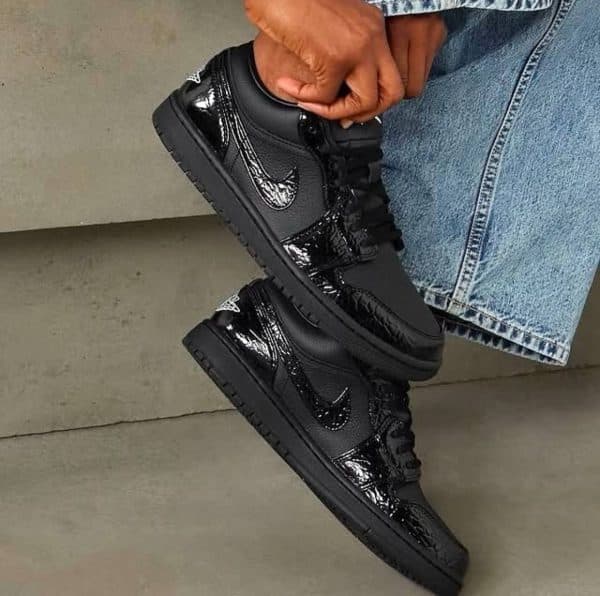 نایک ایرجردن وان اس ای چرم فول مشکی Air Jordan 1 Low SE Shoes Low-top — تصویر ۶