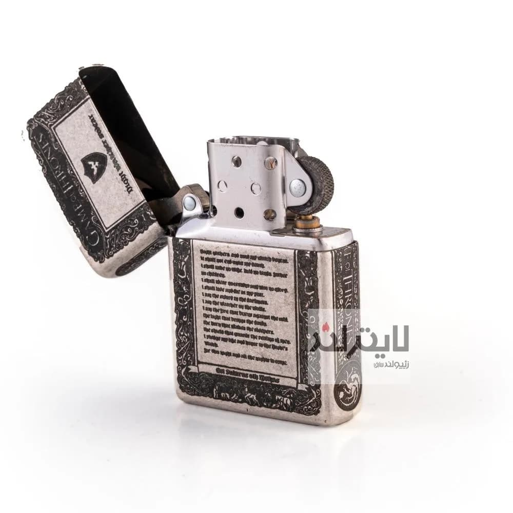 فندک زیپو مدل Classic Antique Silver Plate Game Of thrones کد 121fb — تصویر ۴