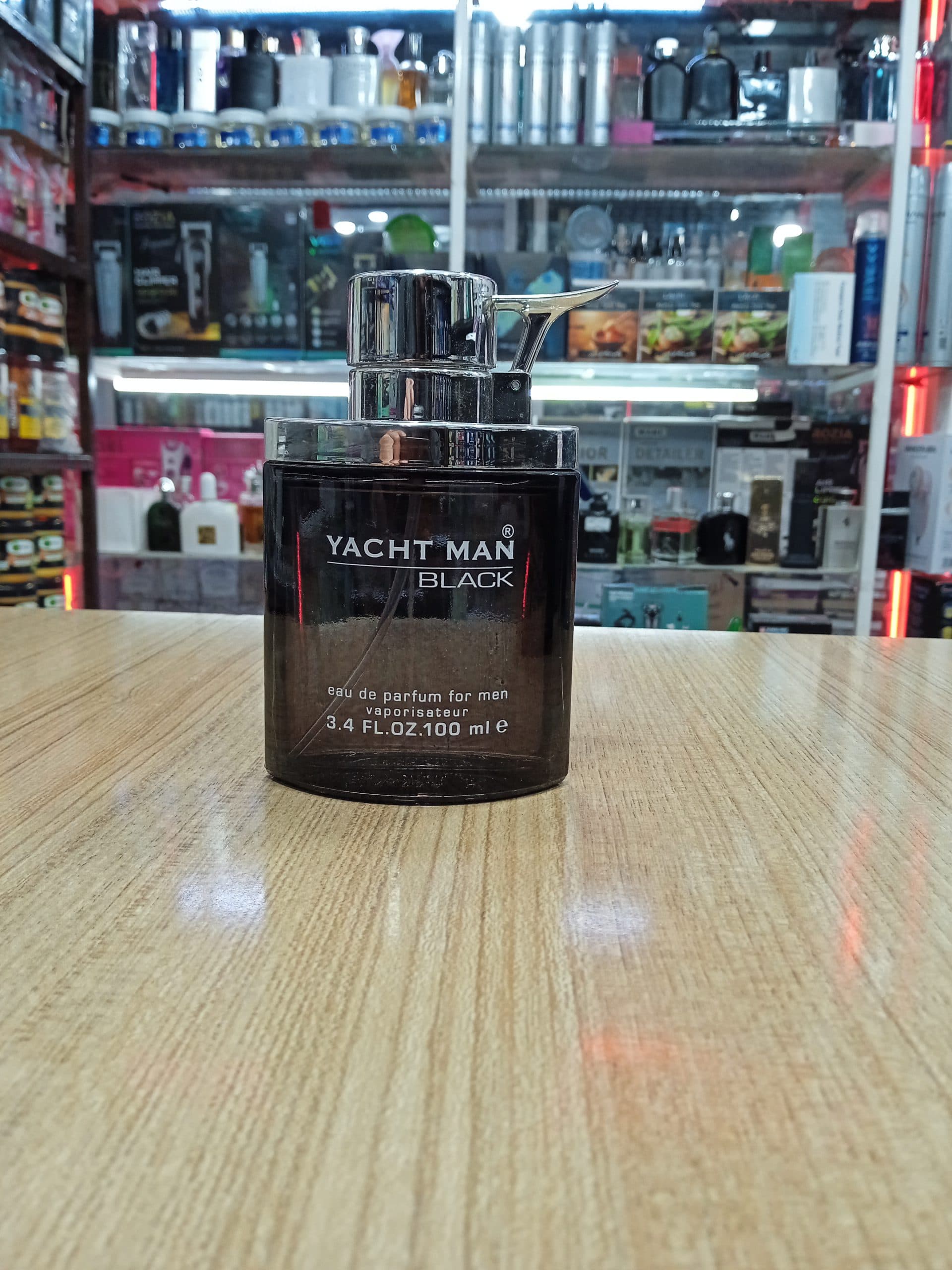 ادکلن یاچ من مشکی Myrurgia Yacht Man Black — تصویر ۲