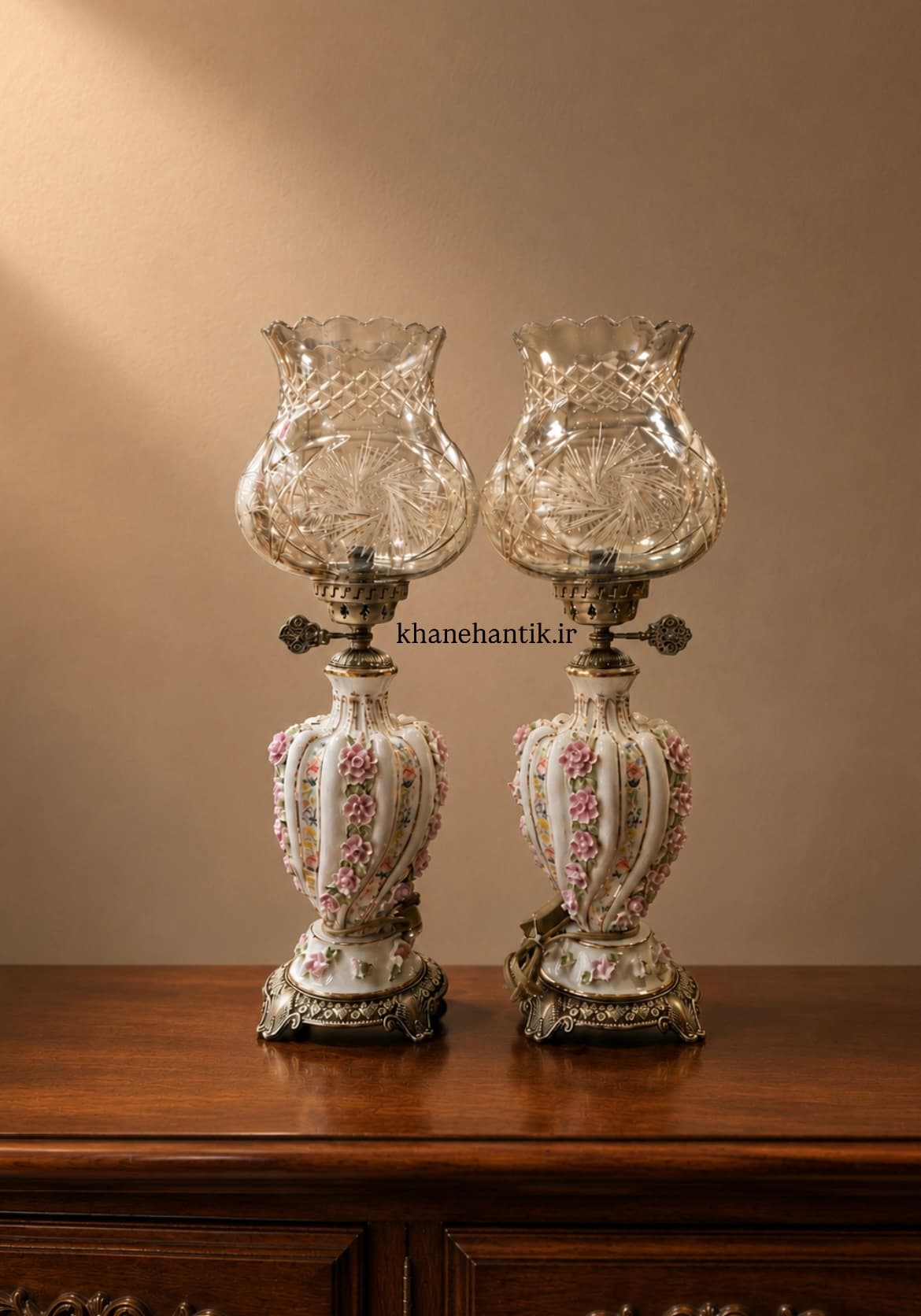 آباژور چراغ رومیزی گل برجسته محرمات با لاله تراش