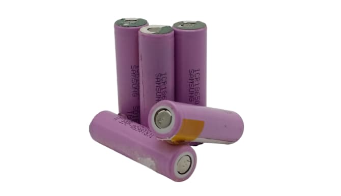باتری لیتیوم یون مدل SAMSUNG-ICR18650-26F-2C-2600Mah (کارکرده درحد نو)