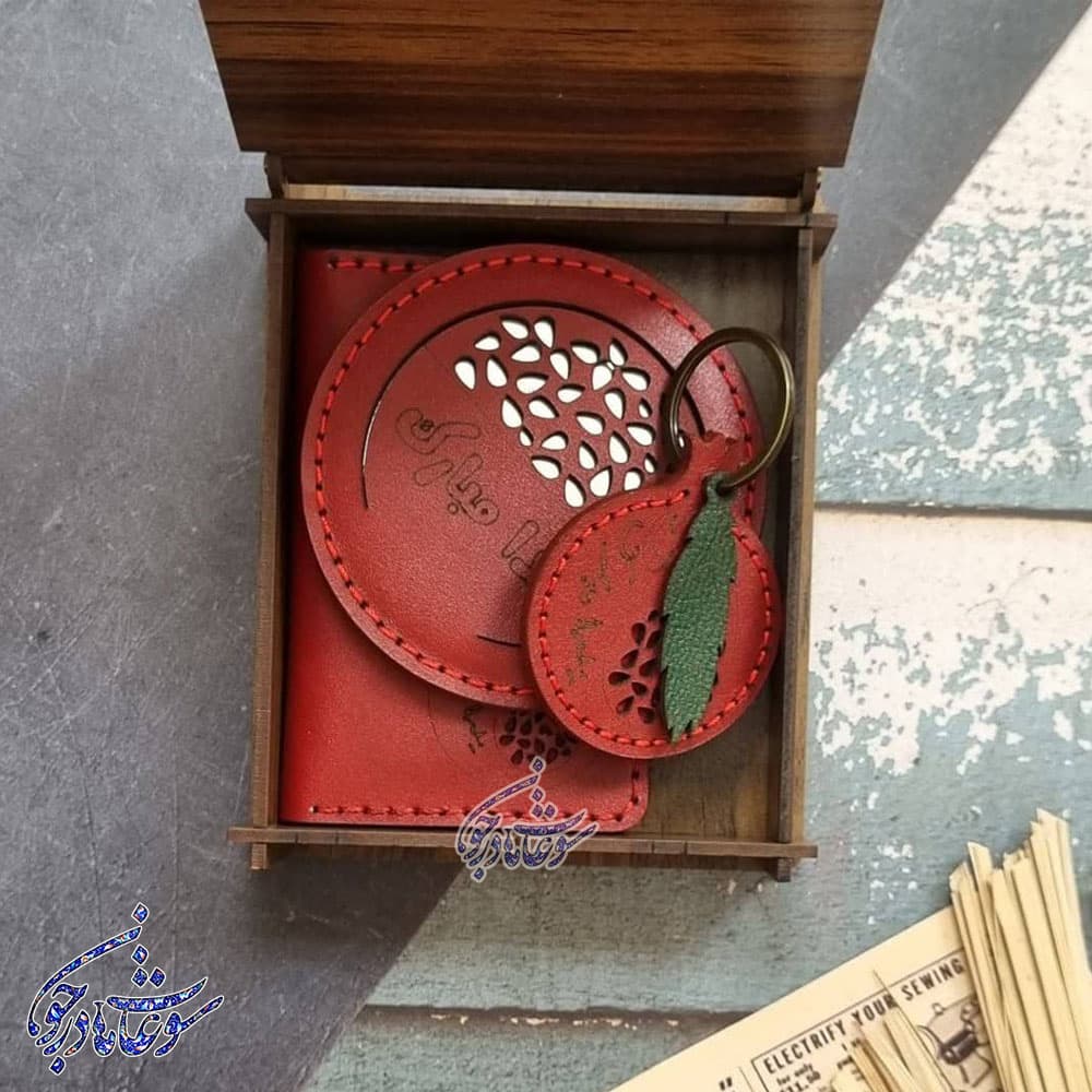 ست هدیه چرمی یلدا — تصویر ۴