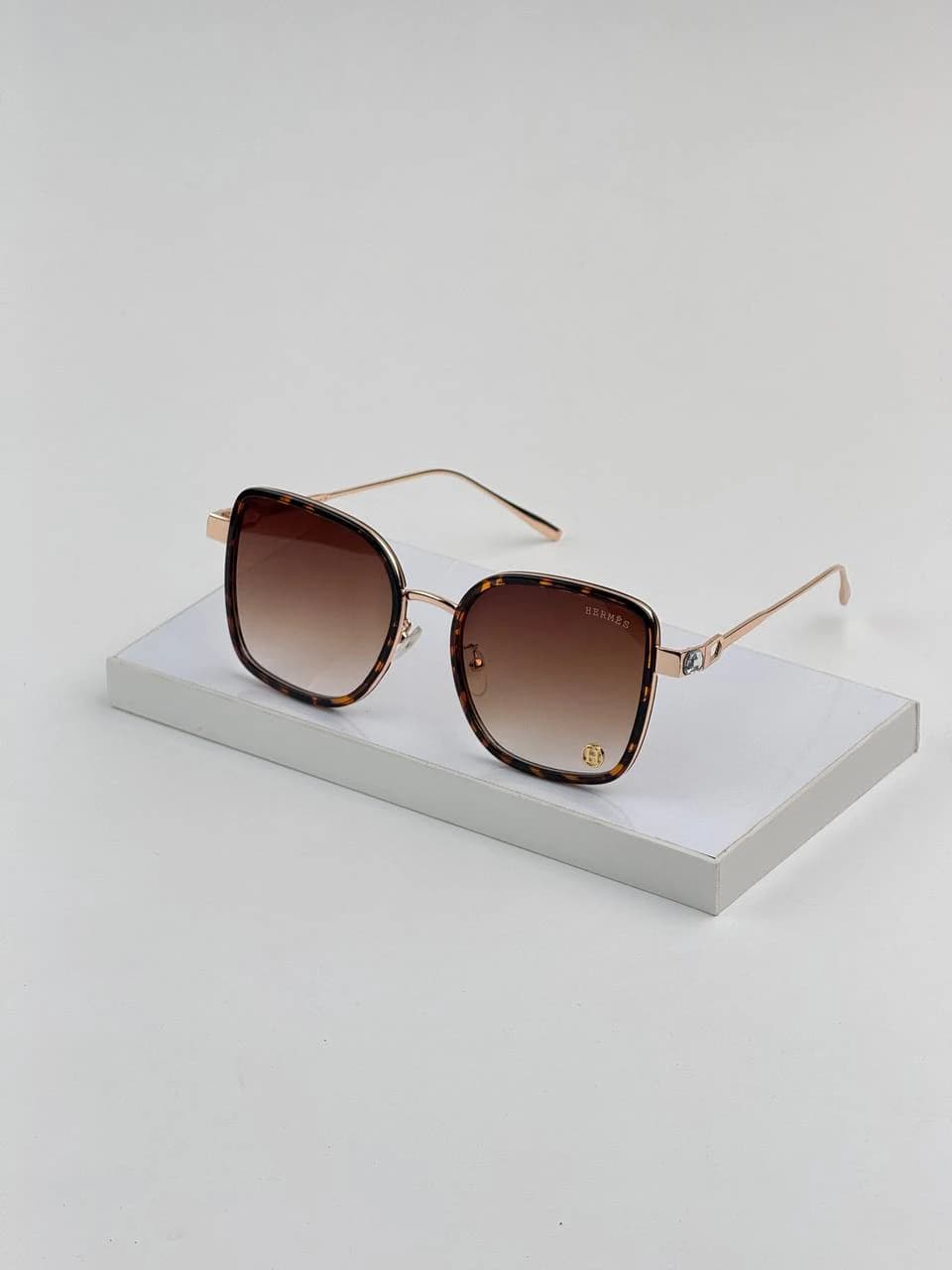 عینک آفتابی زنانه هرمس مدل H1006
