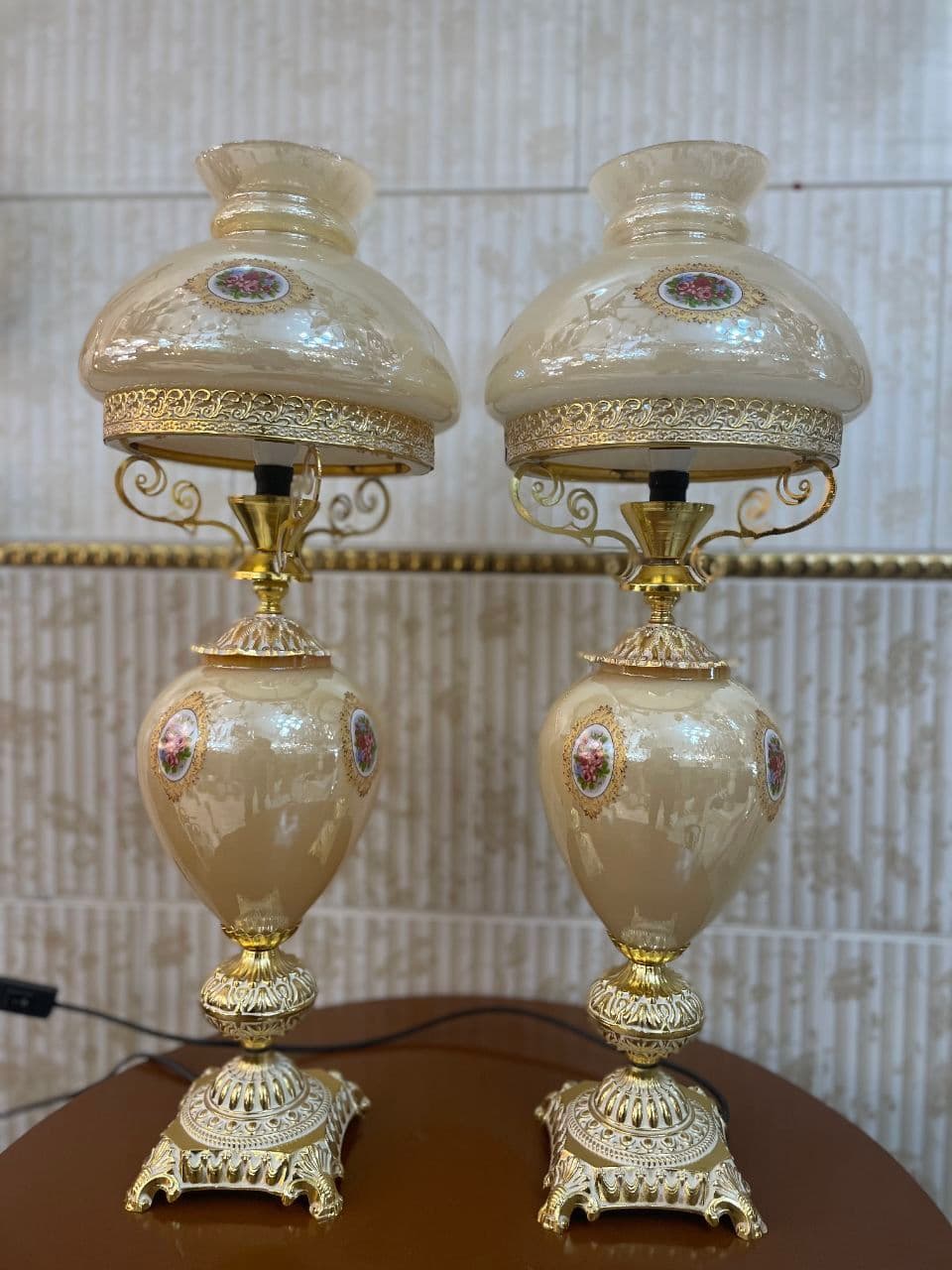 چراغ رومیزی قالپاقی گلدار کد 089