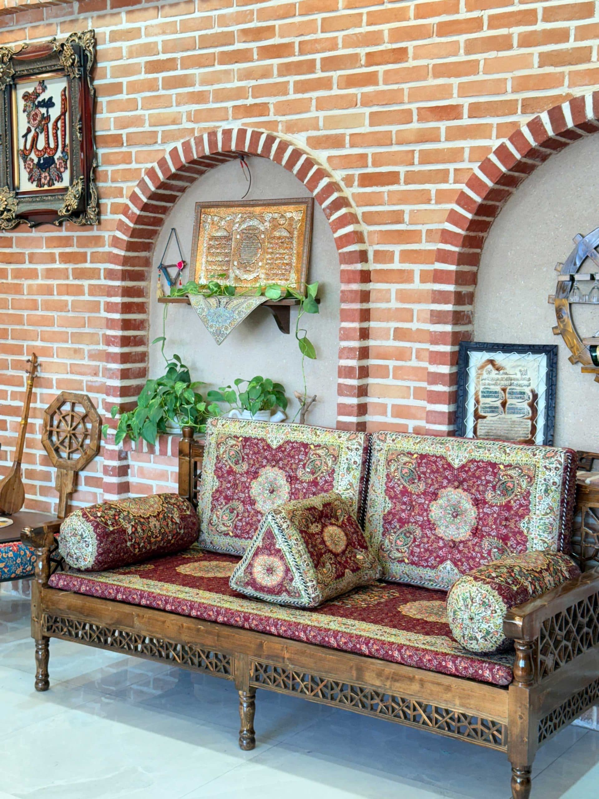 ست پشتی سنتی زرشکی طرح افشار