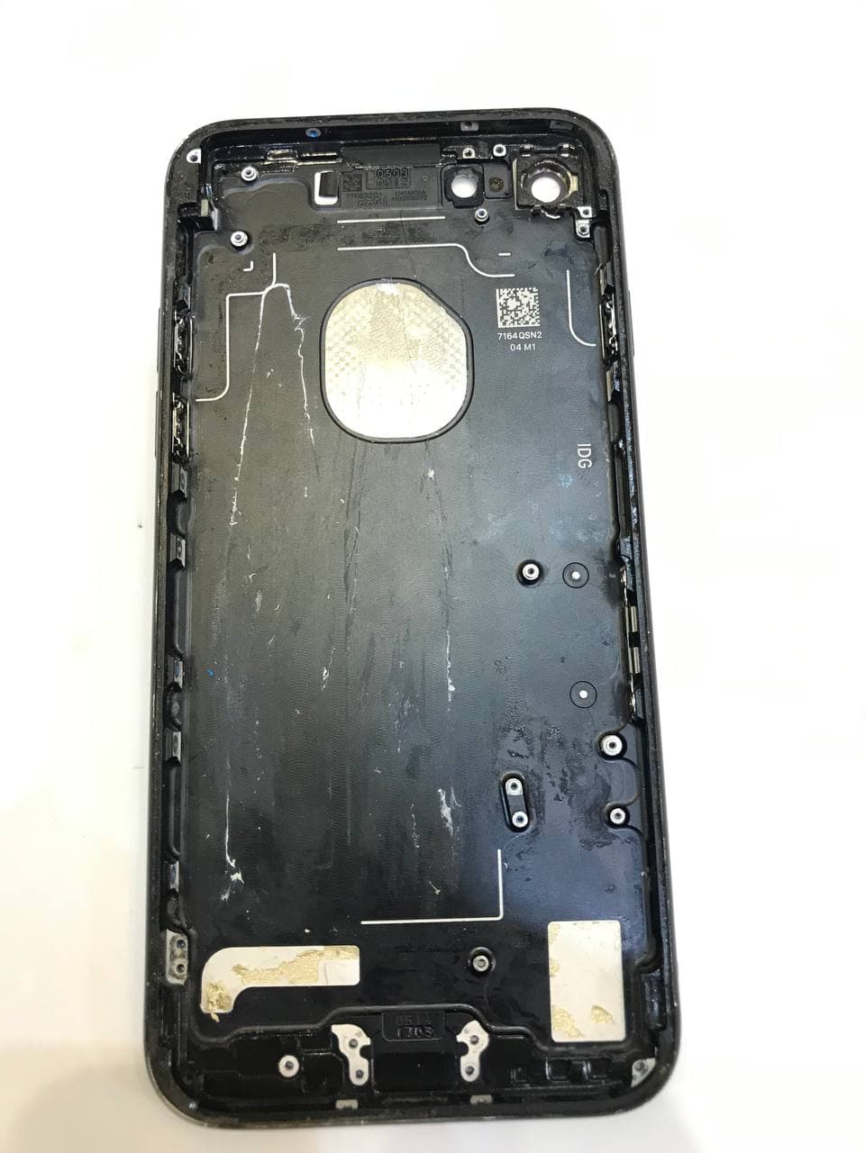 شاسی و درب پشت استوک روکاری اپل مدل iPhone 7 اورجینال — تصویر ۲