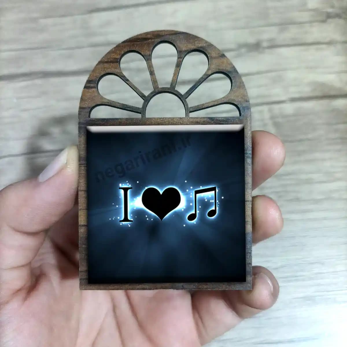 تندیس کاشی پنجره ای I love music مدل AC 10 — تصویر ۳