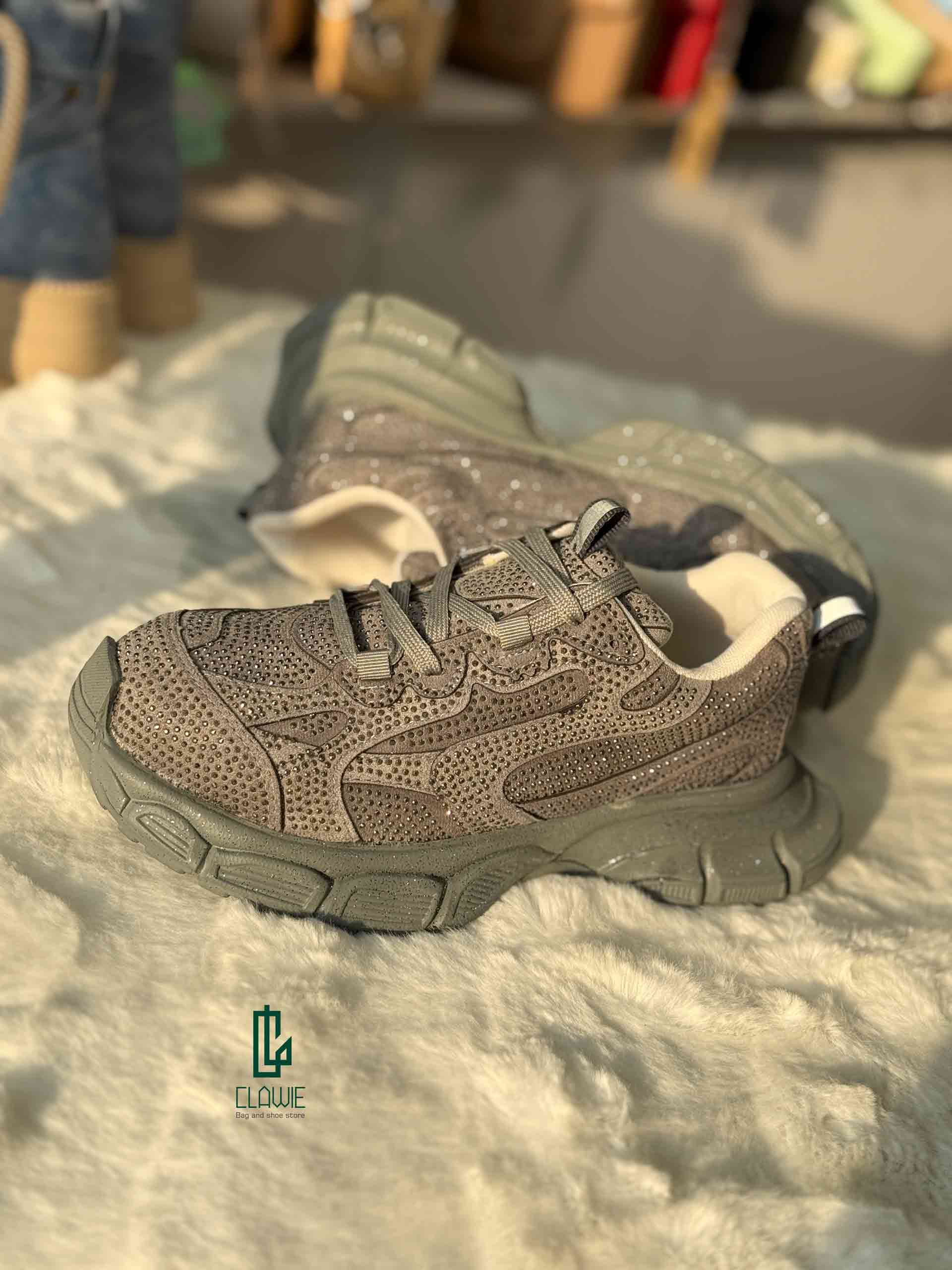 کتونی دخترونه نگینی زیبا :بالنسیاگا_ Balenciaga