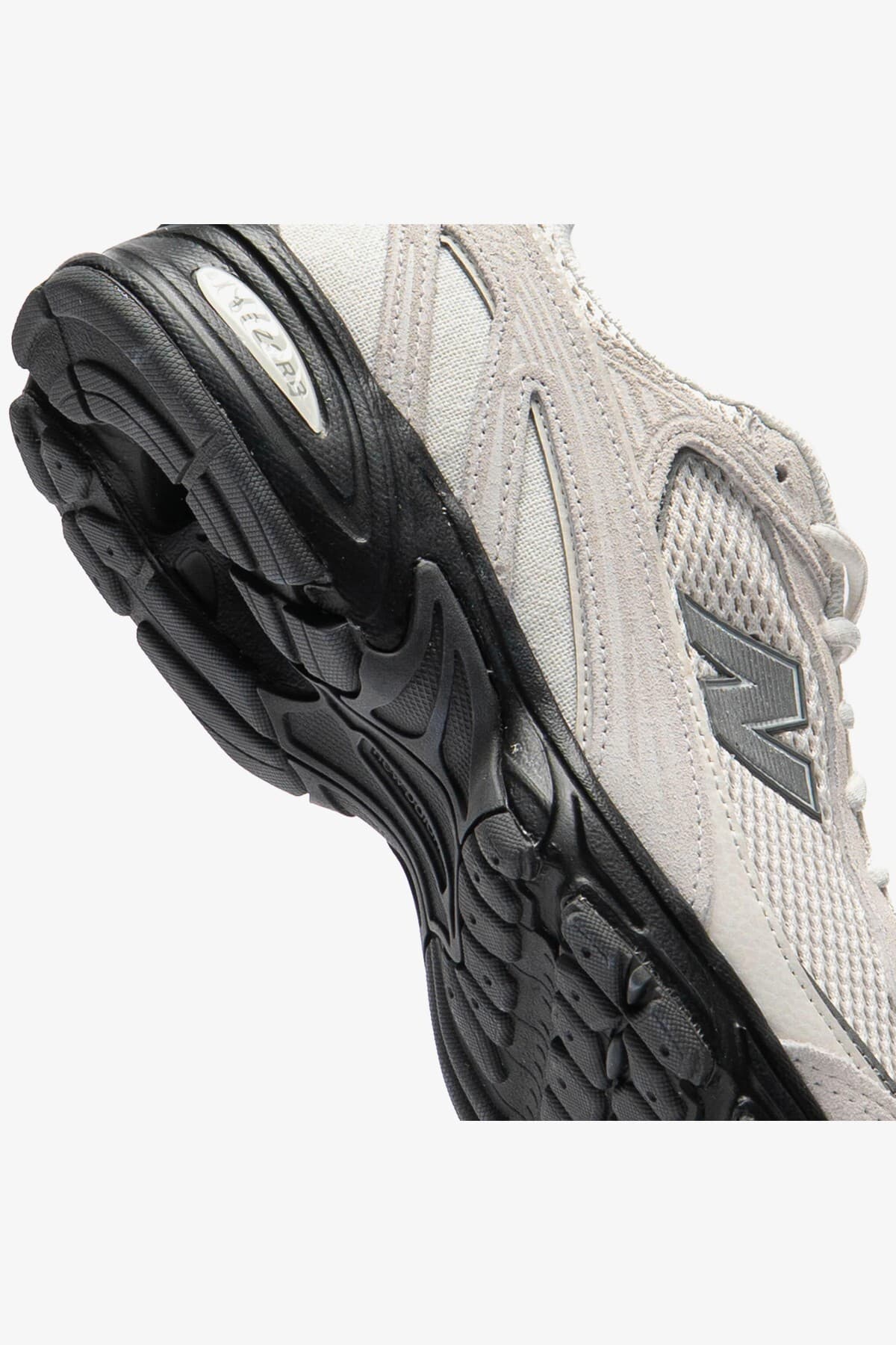 کتانی تمرین و دویدن نیو بالانس زنانه نقره اي اسپرت راسته اسپرت | New Balance U5097KB-HYP VN — تصویر ۵