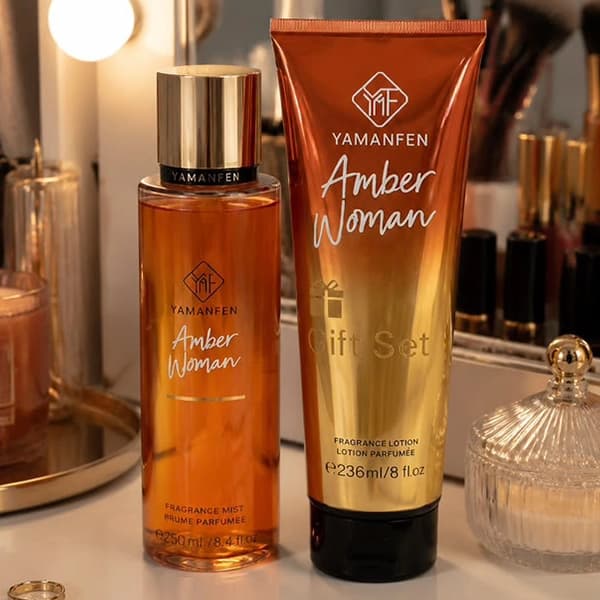 ست هدیه بادی اسپلش و لوسیون بدن یامانفن مدل Amber Woman — تصویر ۳