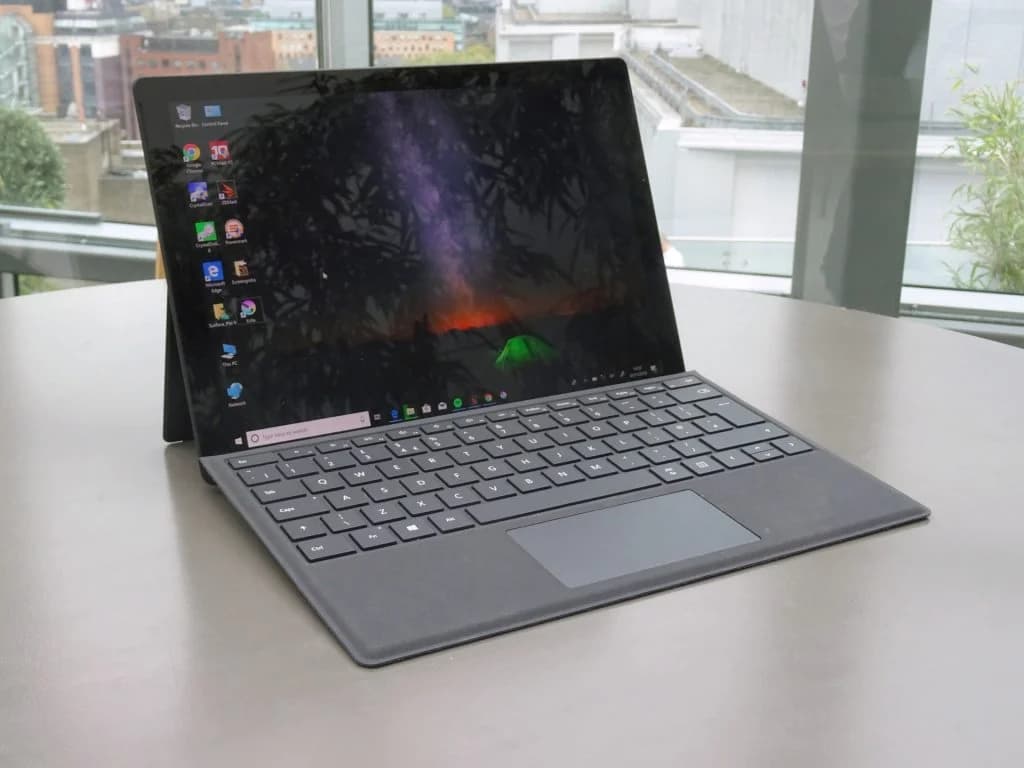 تبلت استوک مایکروسافت Surface Pro 4 / 8GBRAM / 256SSD / i5 + کیبورد — تصویر ۲