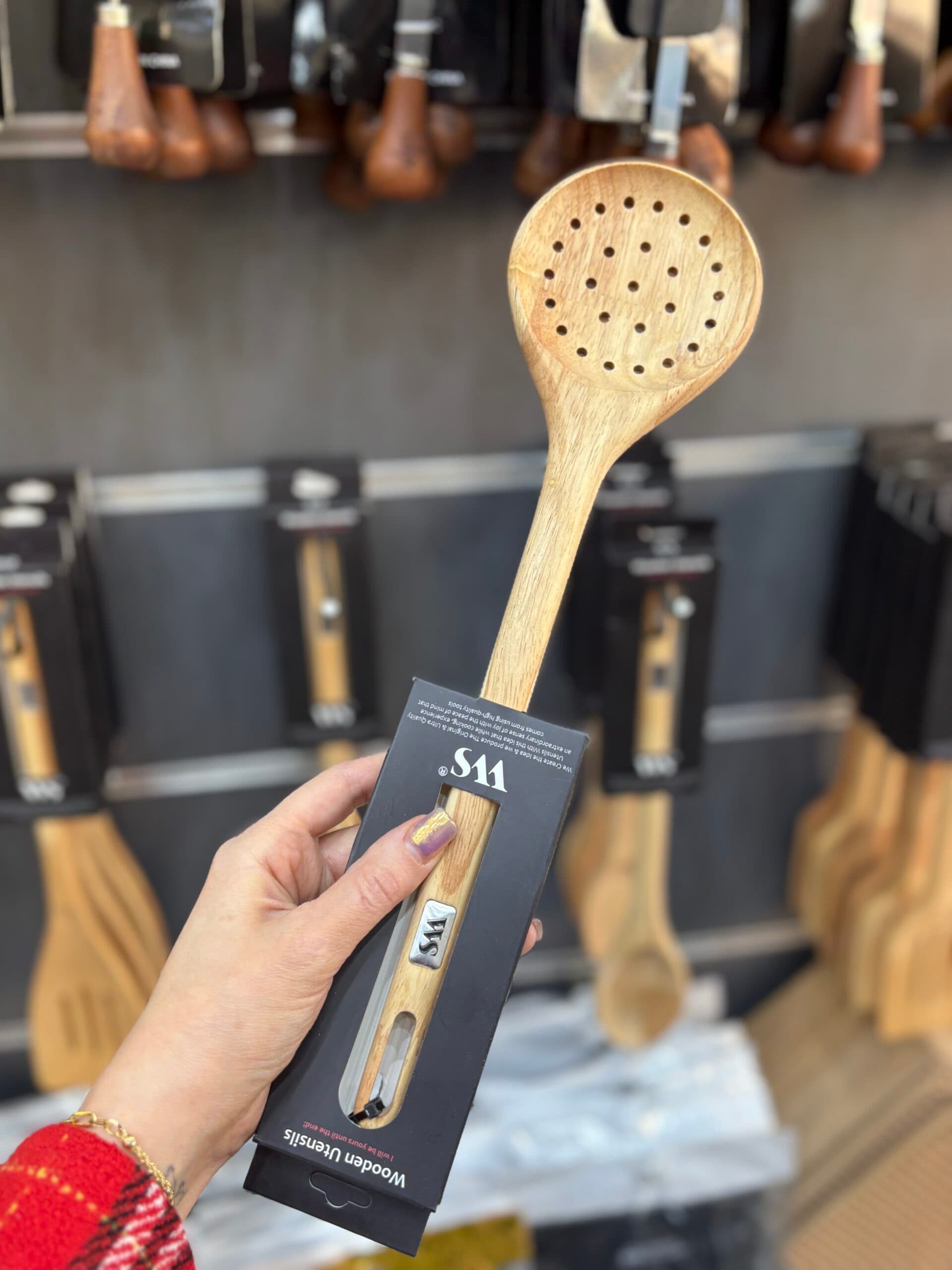 کفگیر چوبی ساده و شیار دار WS کد 820-821 — تصویر ۲